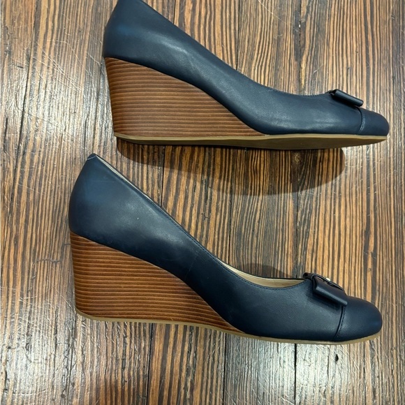 COLE HAAN Bow Tie Wedge Adair Grand Leather Wedges Pumps Shoes Women's Sz 9 B - Picture 5 of 7
